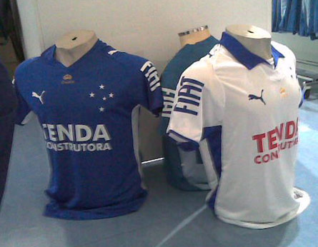 Cruzeiro e Puma lançam uniformes para 2008